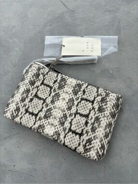 a new day Snake-Print Zip Clutch - Cream & Black